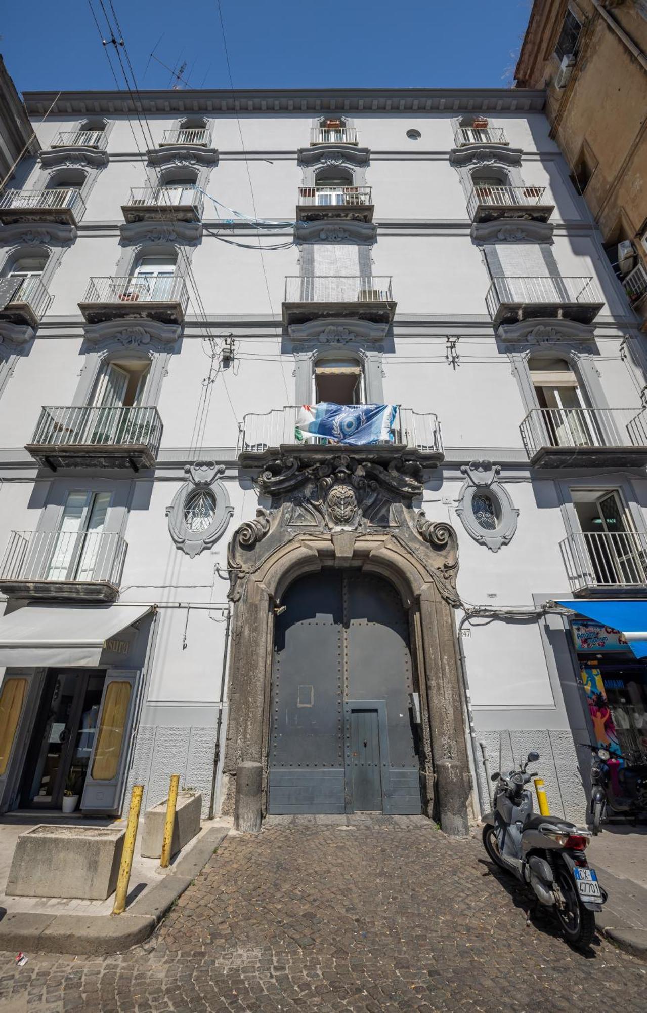 Napoli Squares Suites ภายนอก รูปภาพ