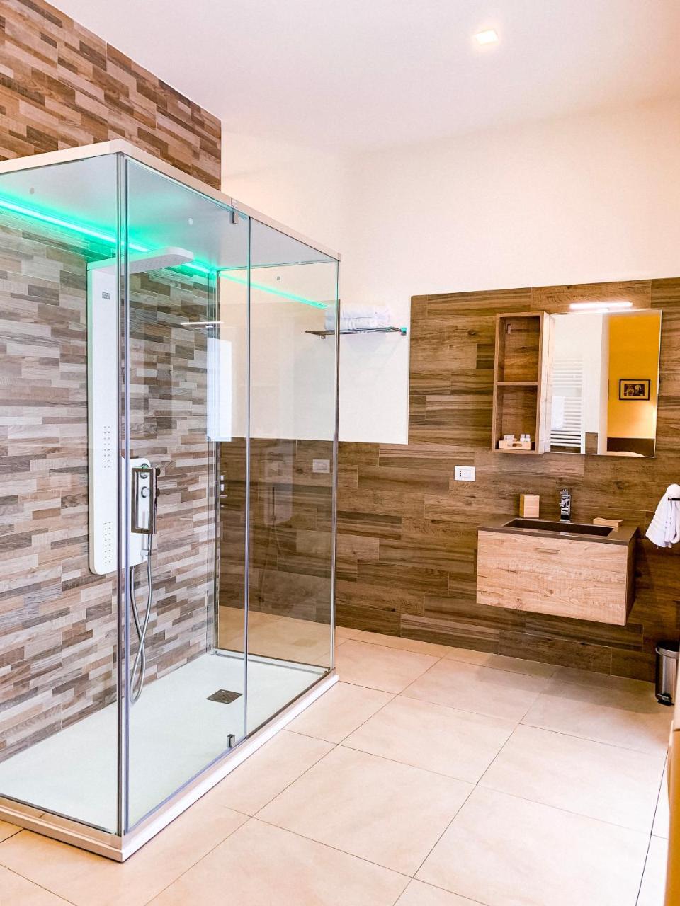 Napoli Squares Suites ภายนอก รูปภาพ