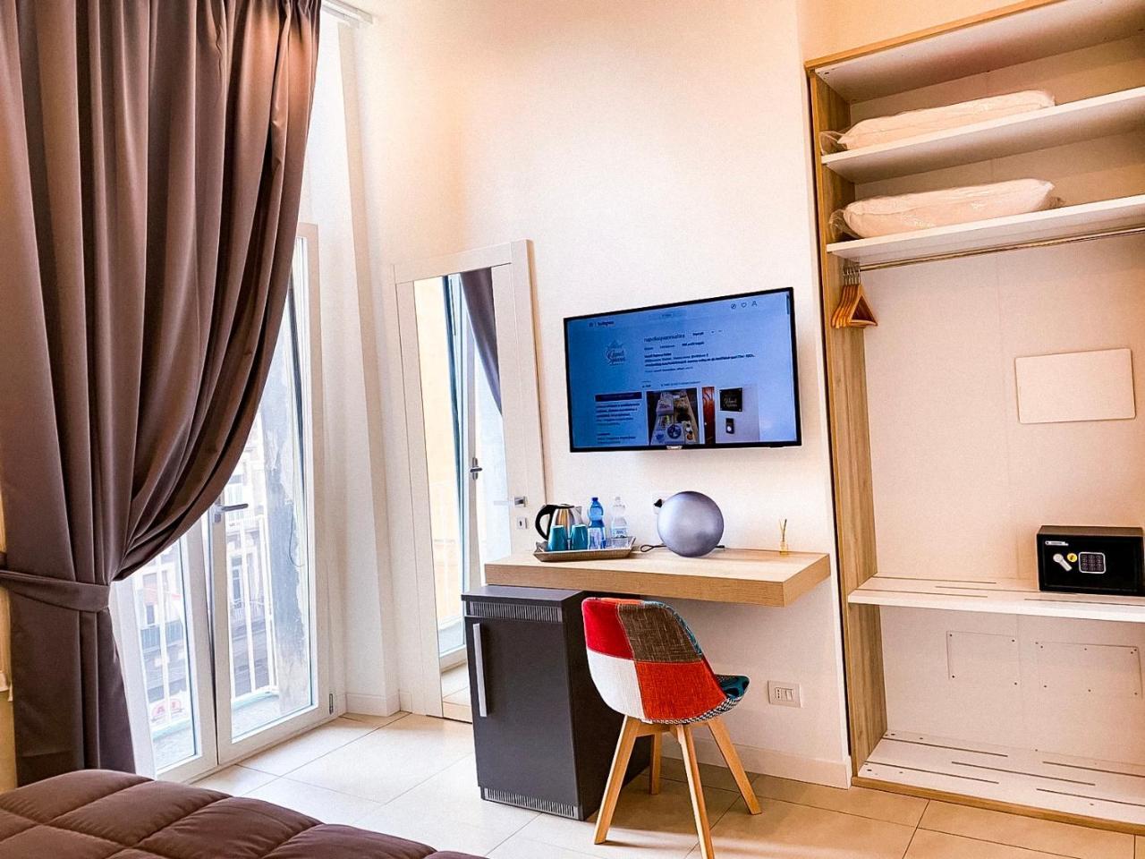 Napoli Squares Suites ภายนอก รูปภาพ