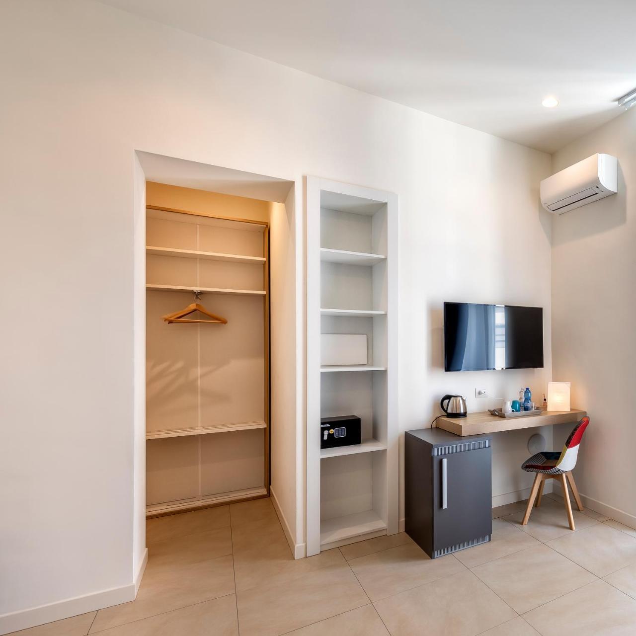 Napoli Squares Suites ภายนอก รูปภาพ